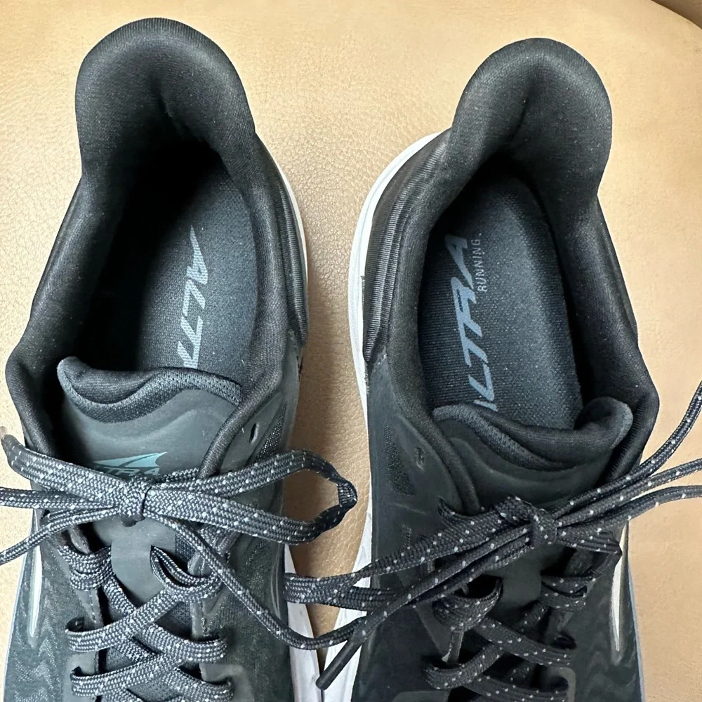 Like new Altra Torin 7 Men’s Shoes - Picture 2 of 5